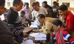 बीएलओ की बढ़ती मौतों से देश में हलचल, SIR पर घमासान