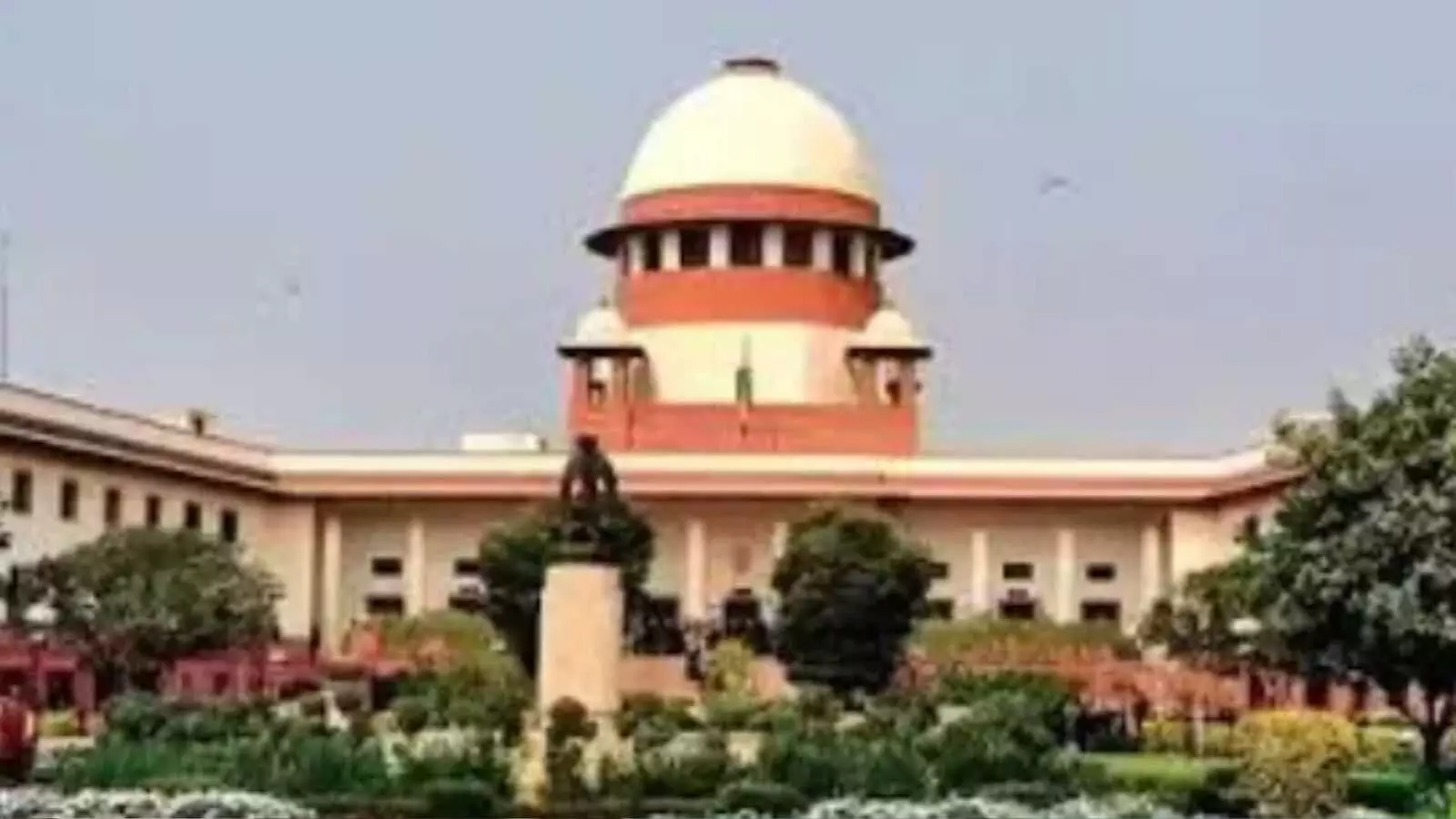 धर्म का हवाला देकर आदेश मानने से इनकार, CJI सूर्यकांत की बेंच ने कहा— आर्मी में मिसफिट धर्म का हवाला देकर आदेश मानने से इनकार, CJI सूर्यकांत की बेंच ने कहा— आर्मी में मिसफिट