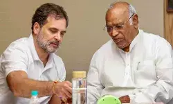 खड़गे की रिपोर्ट के बाद राहुल सक्रिय, कर्नाटक में बदलाव के संकेत?