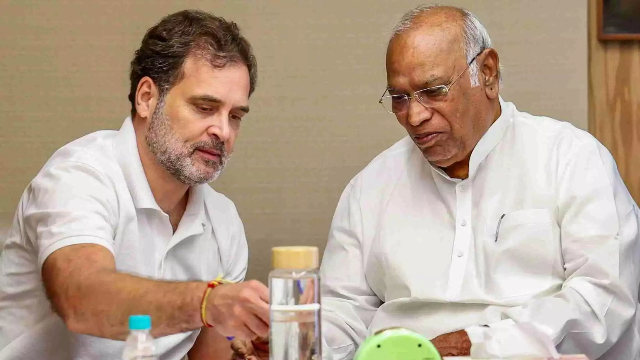 खड़गे की रिपोर्ट के बाद राहुल सक्रिय, कर्नाटक में बदलाव के संकेत?