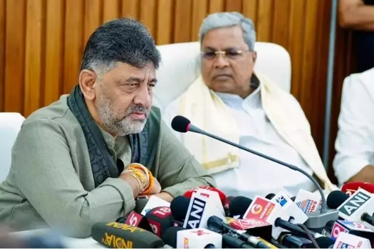 कर्नाटक में ब्रेकफास्ट डिप्लोमेसी का दूसरा दौर, 2 दिसंबर को सिद्धारमैया करेंगे शिवकुमार के घर मुलाक़ात