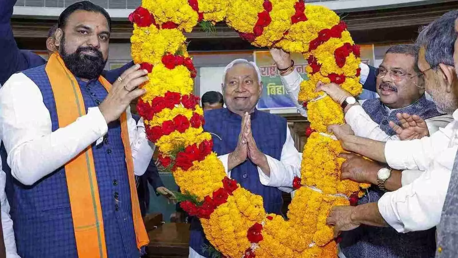 बिहार में शराबबंदी के बढ़ते कैश फ्लो के पीछे एक टूटती नैतिक व्यवस्था है बिहार में शराबबंदी के बढ़ते कैश फ्लो के पीछे एक टूटती नैतिक व्यवस्था है