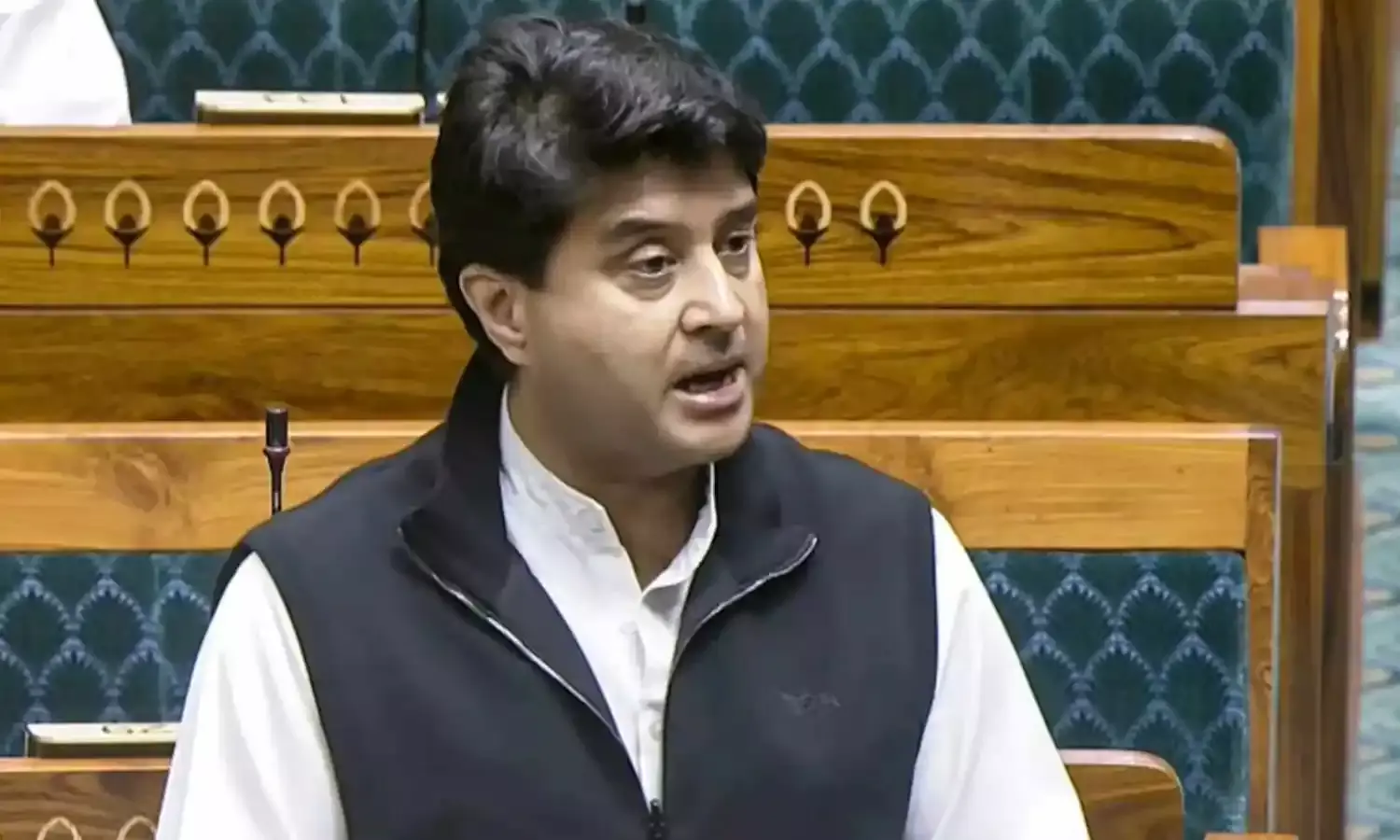 संचार साथी ऐप: केंद्र ने ज़रूरी प्री-इंस्टॉलेशन ऑर्डर पर अपना रुख बदला