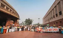 चुनावी सुधार बहस को केंद्र की मंजूरी, संसद में गतिरोध खत्म होने के आसार