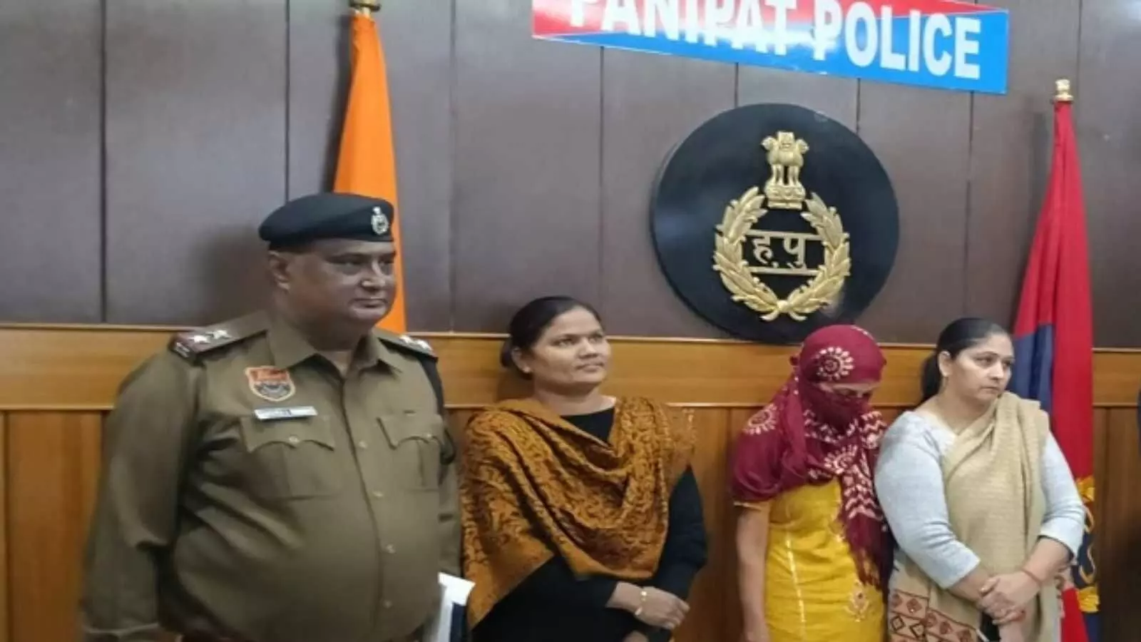 सुन्दरता की सनक के चलते चाची ने ईर्ष्या में 6 साल की भतीजी की हत्या की सुन्दरता की सनक के चलते चाची ने ईर्ष्या में 6 साल की भतीजी की हत्या की