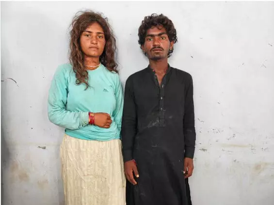 प्रेम की खातिर पाकिस्तान से भागकर भारत आए जोड़े का सच मेडिकल जांच में पकड़ा गया, दोनों बालिग निकले