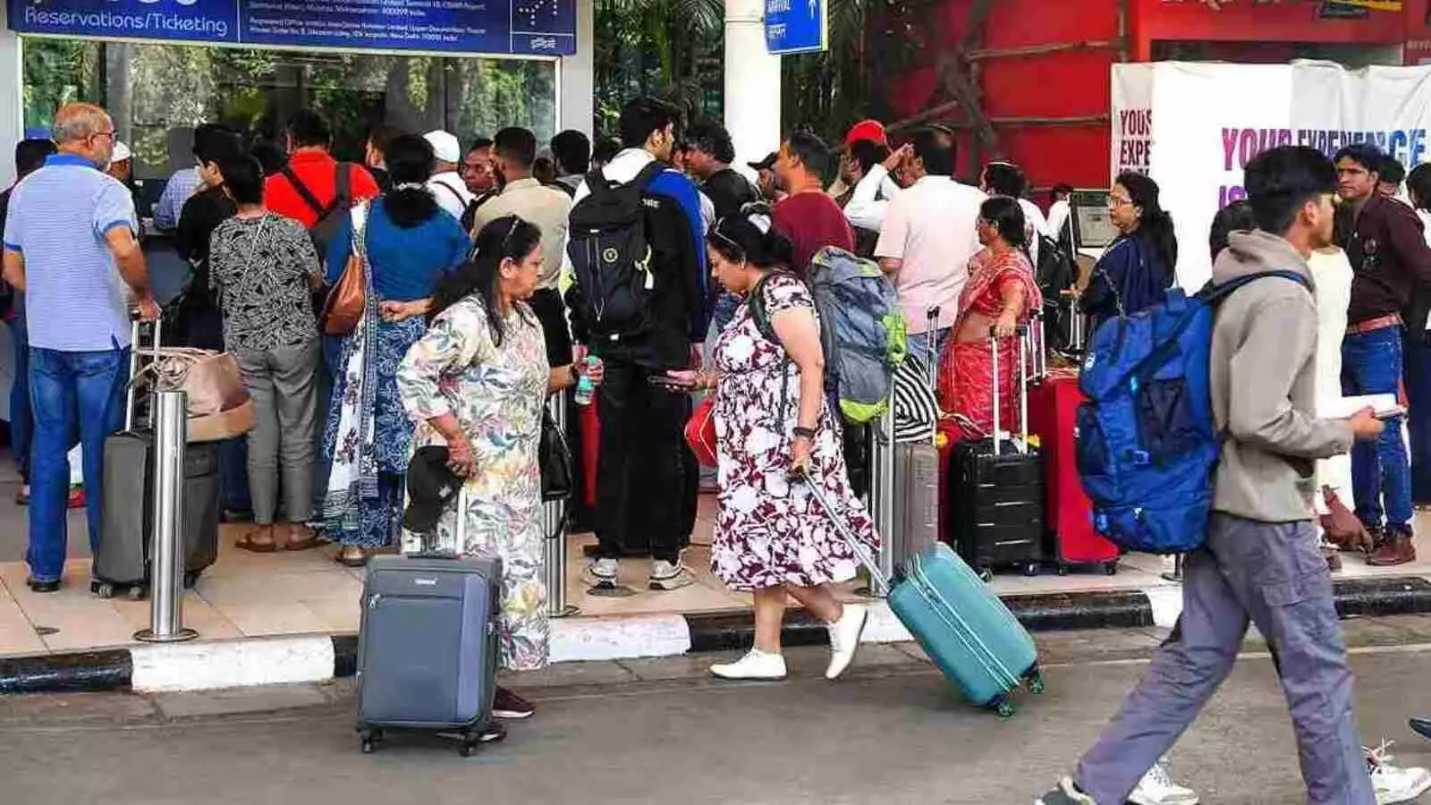 DGCA का बड़ा कदम: इंडिगो के लिए पायलट रेस्ट नियम में ढील