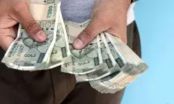 8th Pay Commission Update: बेसिक पे DA मर्जर पर केंद्र ने तोड़ी चुप्पी, जानें पूरी जानकारी