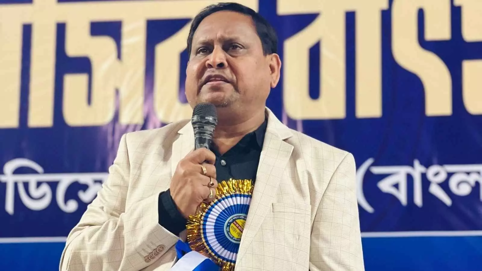 TMC बागी हुमायूँ कबीर का एलान: नई पार्टी का गठन कर AIMIM के साथ गठजोड़ TMC बागी हुमायूँ कबीर का एलान: नई पार्टी का गठन कर AIMIM के साथ गठजोड़