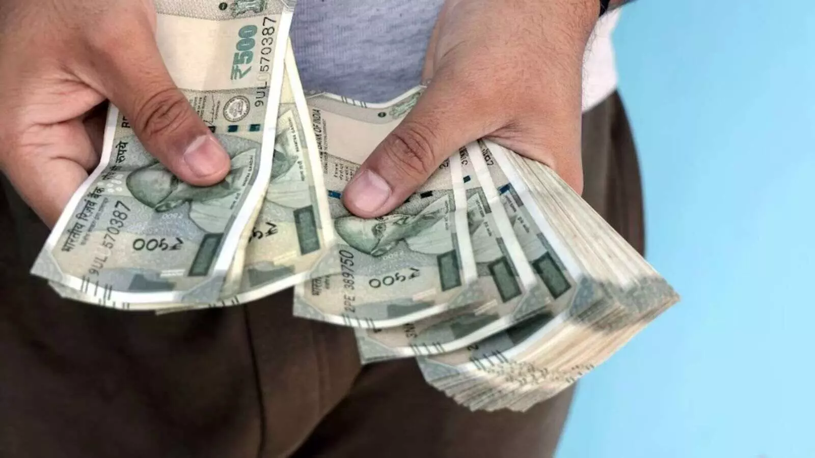 8th Pay Commission Update: बेसिक पे DA मर्जर पर केंद्र ने तोड़ी चुप्पी, जानें पूरी जानकारी 8th Pay Commission Update: बेसिक पे DA मर्जर पर केंद्र ने तोड़ी चुप्पी, जानें पूरी जानकारी