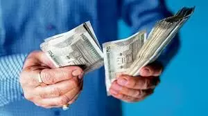 क्या केंद्रीय कर्मचारियों को 1 जनवरी से बढ़़ी हुई सैलरी मिलेगी? सरकार ने संसद में ये बताया... क्या केंद्रीय कर्मचारियों को 1 जनवरी से बढ़़ी हुई सैलरी मिलेगी? सरकार ने संसद में ये बताया...