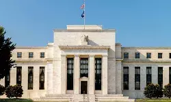 अमेरिका का बड़ा सरप्राइज! फेडरल रिजर्व ने घटाई दरें, 2026 पर दुनिया की नजर