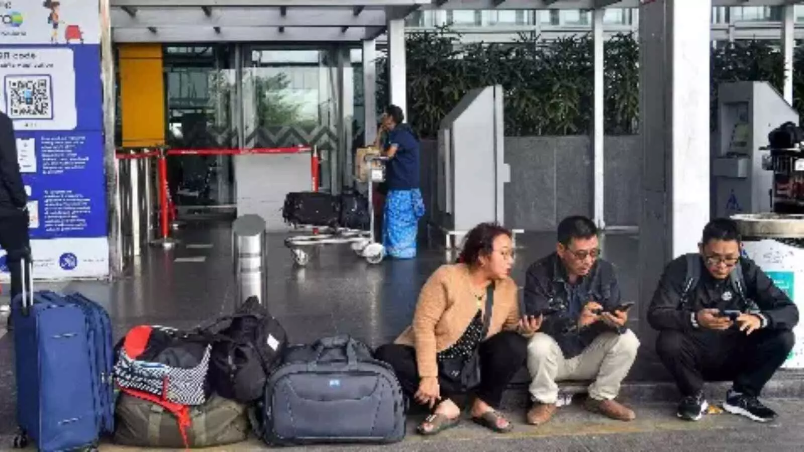 इंडिगो पर मंडराता संकट, प्रतिस्पर्धा आयोग की चुप्पी क्यों घातक? इंडिगो पर मंडराता संकट, प्रतिस्पर्धा आयोग की चुप्पी क्यों घातक?