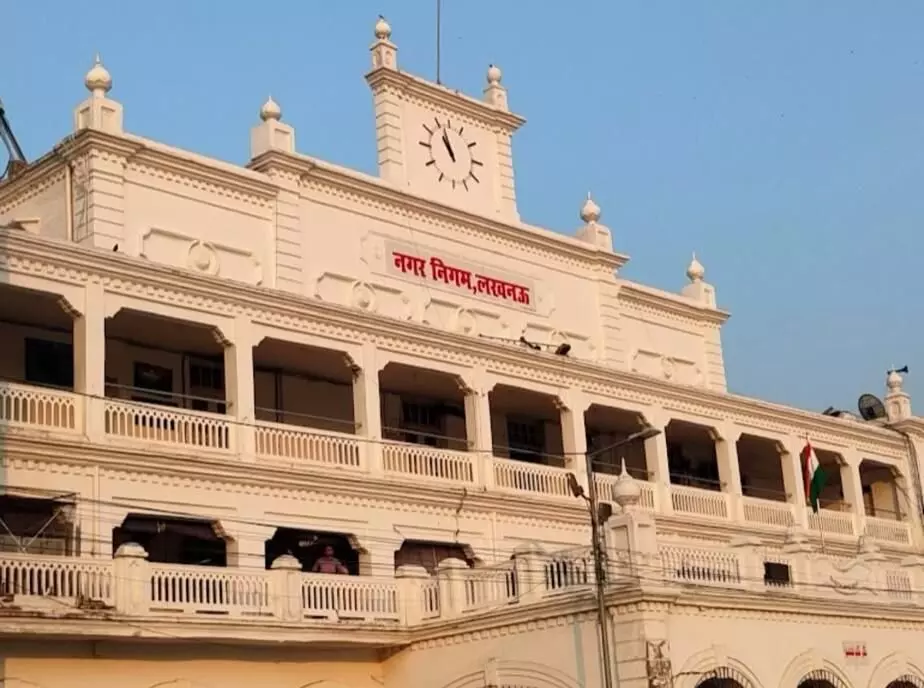 यूपी में सफ़ाई कर्मचारी, असम का आधार कार्ड ! नागरिकता पहचान के लिए दस्तावेज़ की जाँच शुरू होते ही ग़ायब हो गए लखनऊ नगर निगम के कर्मचारी