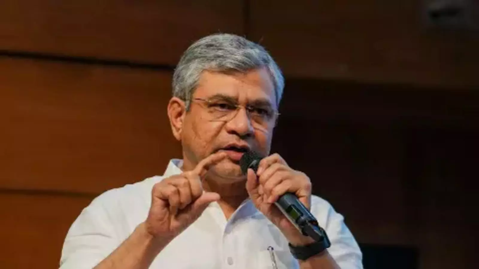 जनगणना 2027: मोदी सरकार ने मंजूर किए 11,718 करोड़ रुपये, अश्विनी वैष्णव ने दी जानकारी जनगणना 2027: मोदी सरकार ने मंजूर किए 11,718 करोड़ रुपये, अश्विनी वैष्णव ने दी जानकारी