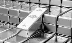 46 साल में सबसे बड़ी सालाना बढ़त की ओर चांदी, YTD 120% की तेज़ी: क्या अगले साल ₹2,50,000 तक पहुंचेगी कीमत?