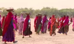 MGNREGA से महात्मा गांधी को हटाने पर राजनीति में क्यों भड़का है तूफान ?