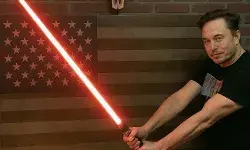 और अमीर हो गए एलन मस्क, 600 अरब डॉलर की नेट वर्थ वाले दुनिया के पहले व्यक्ति बने