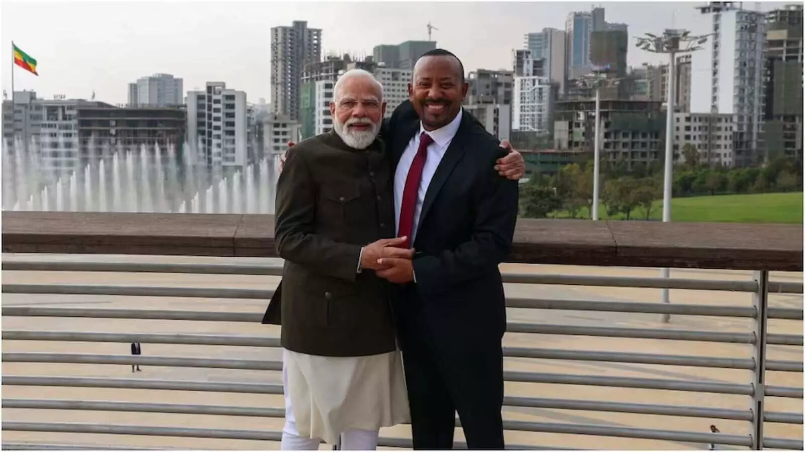 पीएम मोदी को मिला इथियोपिया का सर्वोच्च सम्मान, 8 अहम मुद्दों पर बनी सहमति पीएम मोदी को मिला इथियोपिया का सर्वोच्च सम्मान, 8 अहम मुद्दों पर बनी सहमति