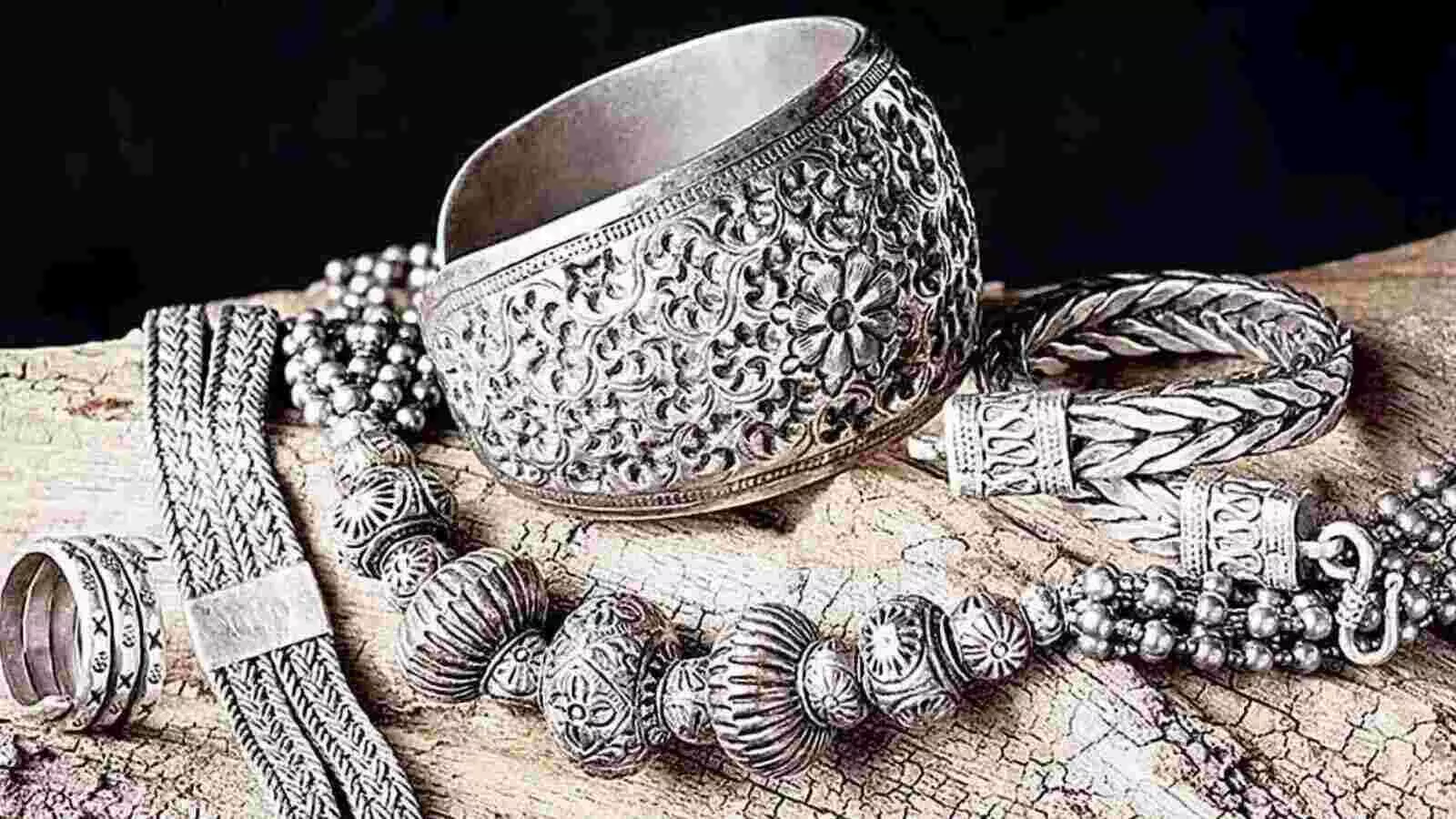 चांदी का ऑल-टाइम हाई: 17 दिसंबर को पहली बार 2 लाख प्रति किलो पार चांदी का ऑल-टाइम हाई: 17 दिसंबर को पहली बार 2 लाख प्रति किलो पार