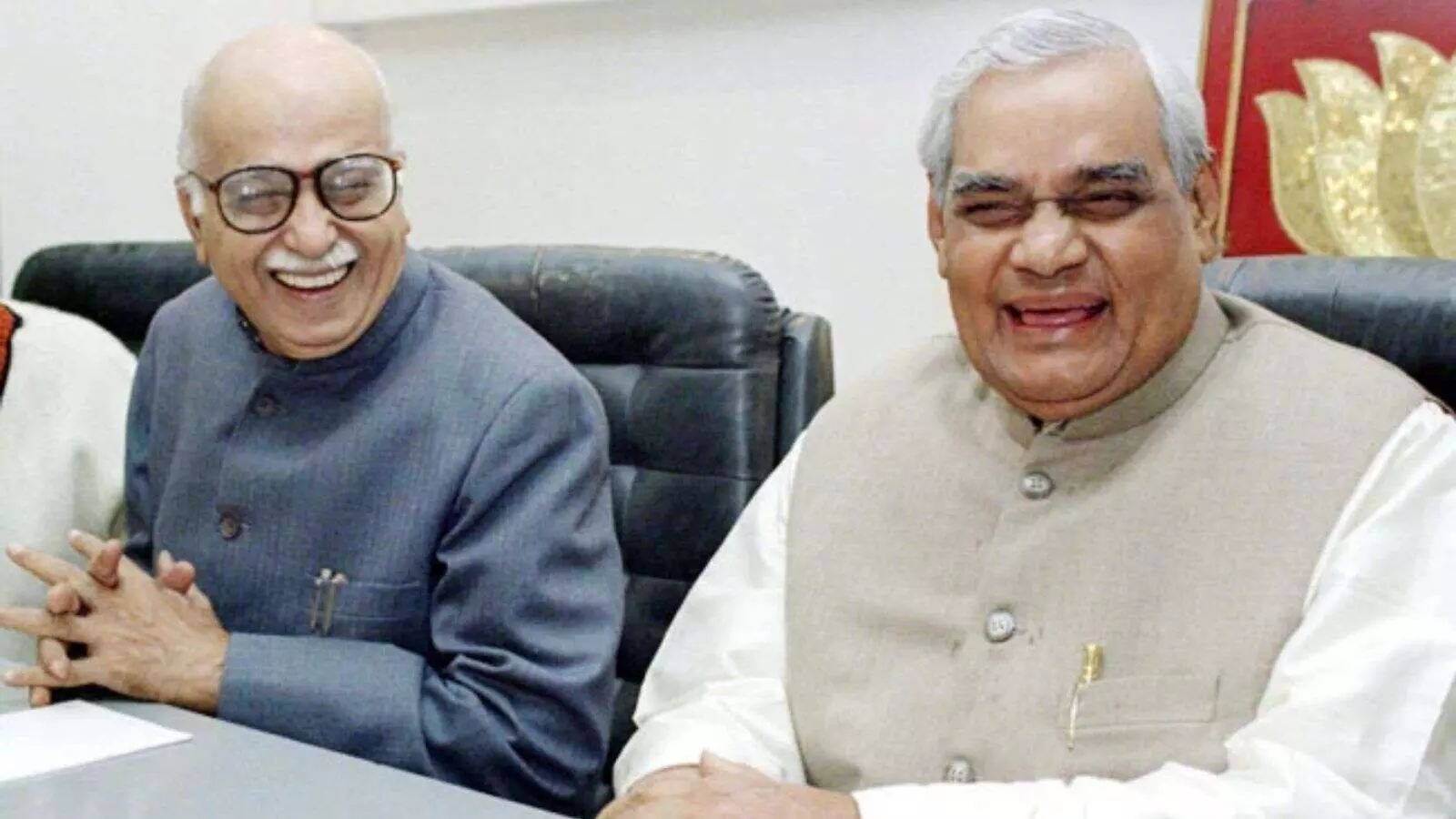 BJP चाहती थी अटल राष्ट्रपति बनें और आडवाणी PM, वाजपेयी ने ठुकराया प्रस्ताव; किताब में खुलासा BJP चाहती थी अटल राष्ट्रपति बनें और आडवाणी PM, वाजपेयी ने ठुकराया प्रस्ताव; किताब में खुलासा