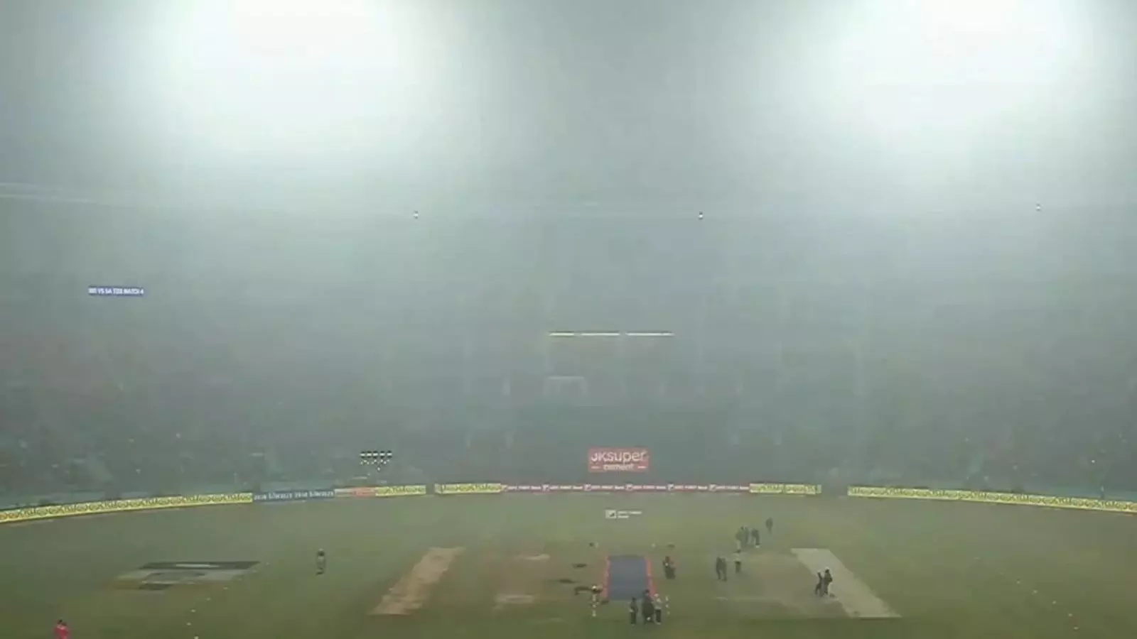 IND vs SA: कोहरे ने पहली बार रुकवाया इंटरनेशनल मैच? जानें कब और दुश्मन बना फॉग IND vs SA: कोहरे ने पहली बार रुकवाया इंटरनेशनल मैच? जानें कब और दुश्मन बना फॉग