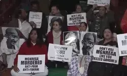 VB-G RAM G बिल आधी रात राज्यसभा में पास, संसद परिसर में धरने पर बैठे विपक्षी सांसद