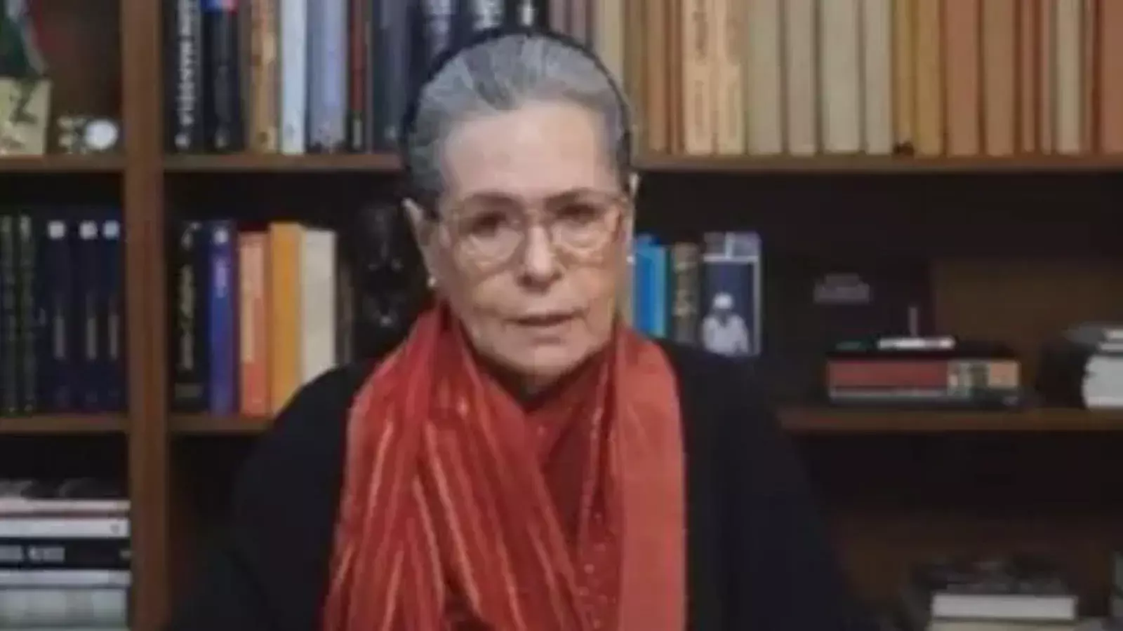 मनरेगा पर ‘बुलडोजर’ का आरोप, सोनिया गांधी ने मोदी सरकार को घेरा