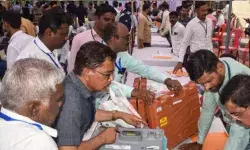 महाराष्ट्र निकाय चुनाव परिणाम 2025: रुझानों के मुताबिक महायुति 200 का आंकड़ा कर रही पार, MVA काफी पीछे