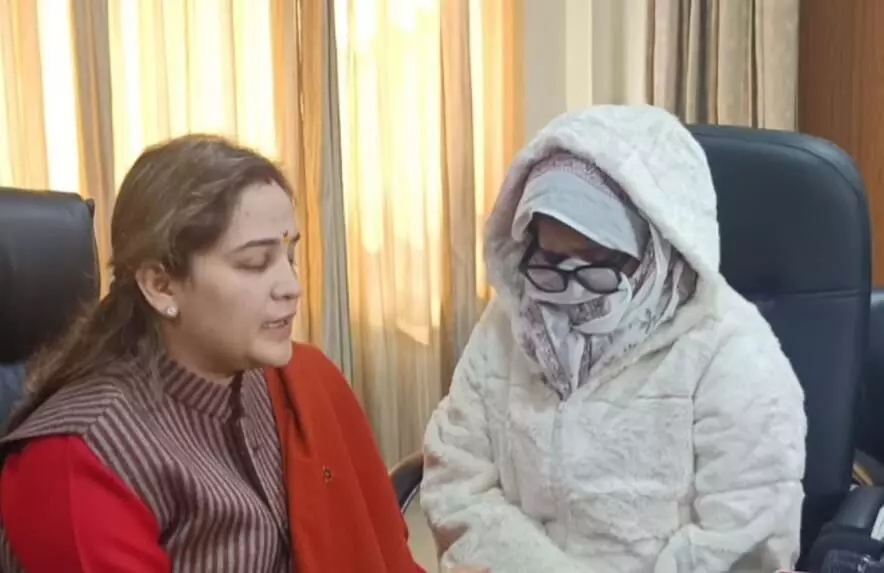 लव जिहाद-अवैध धर्मांतरण मामले में लखनऊ का जूनियर डॉक्टर निलंबित, पीड़िता ने UPCM से शिकायत की लव जिहाद-अवैध धर्मांतरण मामले में लखनऊ का जूनियर डॉक्टर निलंबित, पीड़िता ने UPCM से शिकायत की