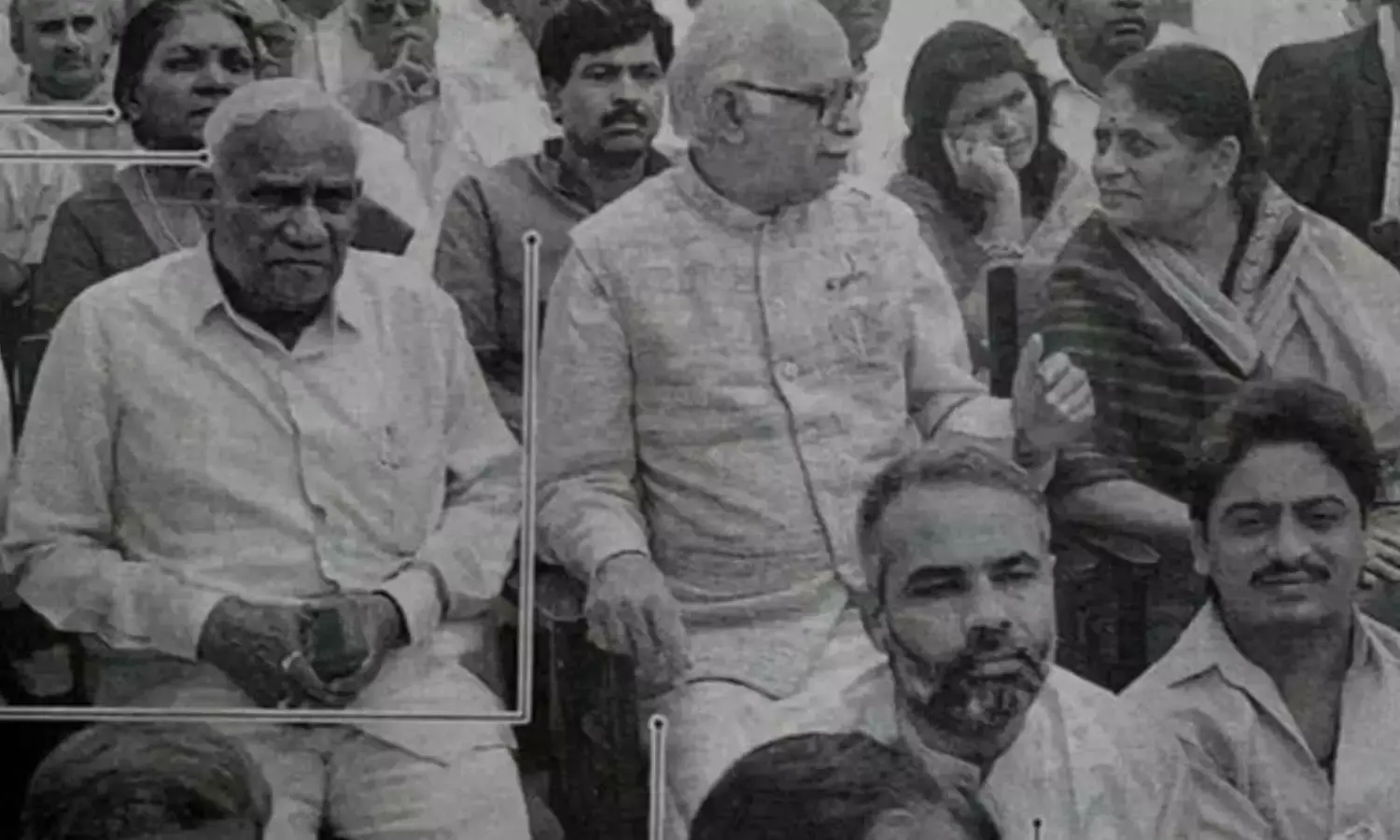 RSS-BJP की तारीफ कर फँसे दिग्विजय सिंह, कांग्रेस में मचा सियासी भूचाल