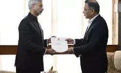 बांग्लादेश से तनावपूर्ण संबंधों के बीच ढाका गए एस. जयशंकर, खालिदा जिया के बेटे रहमान से मिले