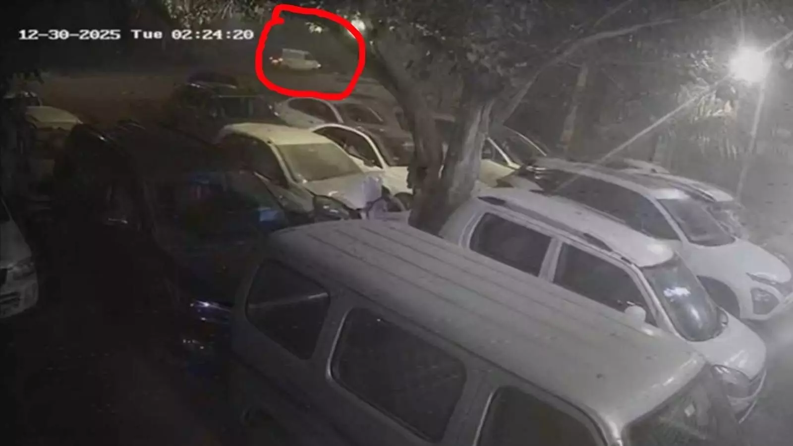 फरीदाबाद गैंगरेप: चलती वैन में 2 घंटे दरिंदगी, CCTV में कैद हुई हैवानियत फरीदाबाद गैंगरेप: चलती वैन में 2 घंटे दरिंदगी, CCTV में कैद हुई हैवानियत