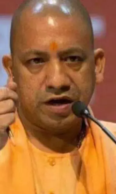 अपनों-गैरों का दिखा योगी सरकार पर दबाव, आरक्षण से छेड़छाड़ नहीं