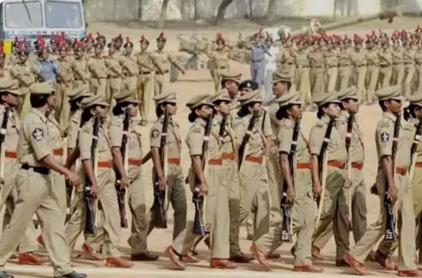 यूपी पुलिस में 32,679 पदों पर आवेदन का मौका यूपी पुलिस में 32,679 पदों पर आवेदन का मौका