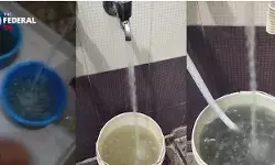 घर के नलों में टपक रहा सीवर का पानी, क्या दिल्ली को इंदौर जैसे हादसे का इंतजार है? ग्राउंड रिपोर्ट