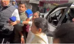 कोलकाता में हाईवोल्टेज पॉ़लिटिकल ड्रामा, ED की छापेमारी के बीच पहुंच गईं सीएम ममता बनर्जी