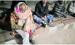 दिल्ली में कड़ाके की ठंड के बीच रैन बसेरों की हालत पर HC ने लिया संज्ञान,सरकार से मांगा जवाब