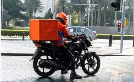 10 मिनट में ग्रॉसरी डिलीवरी अब बंंद, ब्लिंकिट समेत अन्य कंपनियों ने क्विक डिलीवरी के दावे हटाए 10 मिनट में ग्रॉसरी डिलीवरी अब बंंद, ब्लिंकिट समेत अन्य कंपनियों ने क्विक डिलीवरी के दावे हटाए