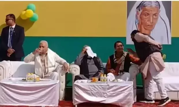 तेज प्रताप की दही-चूड़ा पार्टी में सियासी खिचड़ी, लालू आए लेकिन राबड़ी-तेजस्वी गैरहाजिर,डिप्टी सीएम भी पहुंचे