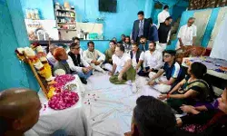 जहां जहरीले पानी से हुई मौतें, वहां पहुंचे राहुल गांधी : इंदौर में पीड़ित परिवारों से मुलाकात