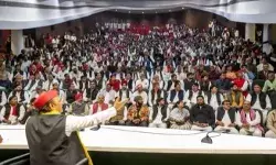 सपा की सॉफ्ट हिंदुत्व पॉलिटिक्स’ ! क्या यूपी चुनाव से पहले प्लान- बी पर काम कर रहे हैं अखिलेश यादव?