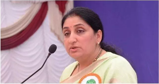 अजित पवार की पत्नी को डिप्टी सीएम बनाने के लिए गोलबंदी, NCP के वरिष्ठ नेताओं ने सुनेत्रा का नाम आगे किया अजित पवार की पत्नी को डिप्टी सीएम बनाने के लिए गोलबंदी, NCP के वरिष्ठ नेताओं ने सुनेत्रा का नाम आगे किया