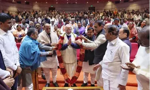 अमेरिका से ट्रेड डील से सरकार गदगद, मोदी ने बताया गेमचेंजर, NDA की बैठक में पीएम का अभिनंदन