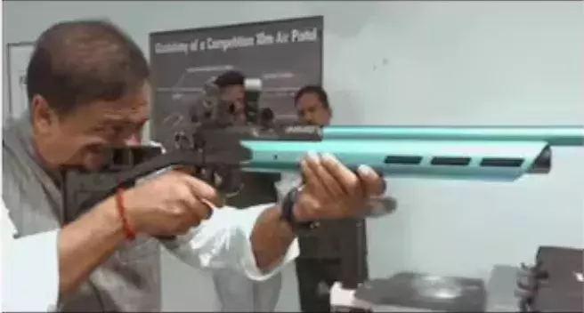 असम के सीएम हिमंता का शूटिंग वीडियो विवाद सुप्रीम कोर्ट पहुंचा,दिल्ली के पूर्व LG समेत 12 की PIL