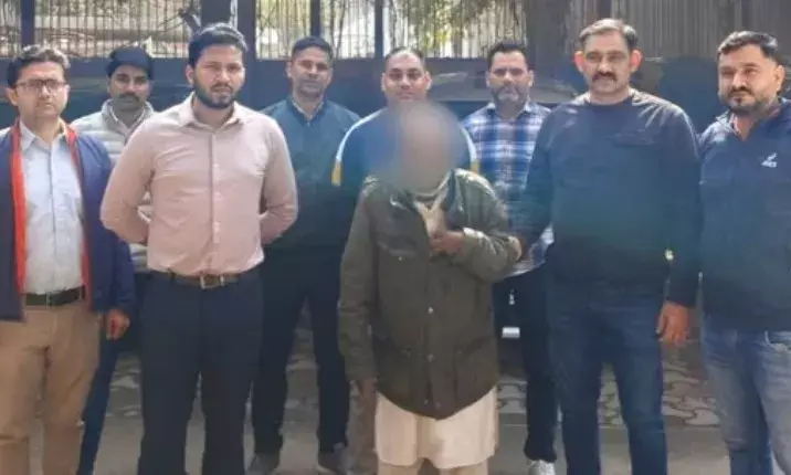 दिल्ली के फ्लाईओवर में कार के अंदर तीन लाशों का रहस्य खुला, तांत्रिक ने खिलाए थे जहरीले लड्डू