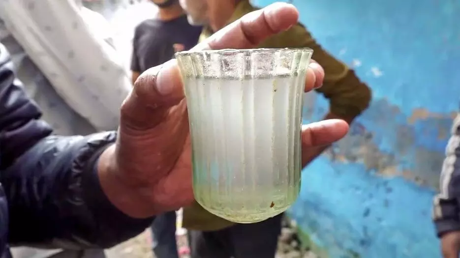 Indore Water Tragedy:गंदे पानी से मासूम सिया की मौत, अगले दिन एक्टिव हुआ कार्ड Indore Water Tragedy:गंदे पानी से मासूम सिया की मौत, अगले दिन एक्टिव हुआ कार्ड