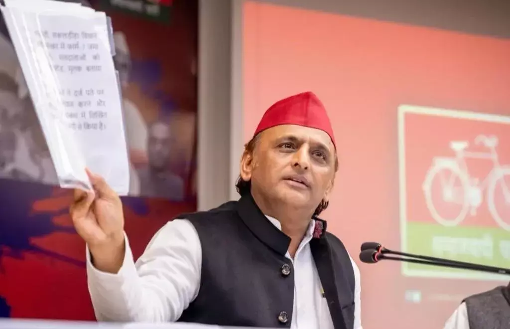 अखिलेश यादव : बीजेपी की गुप्त बैठक में बनी सपा के वोट काटने की रणनीति