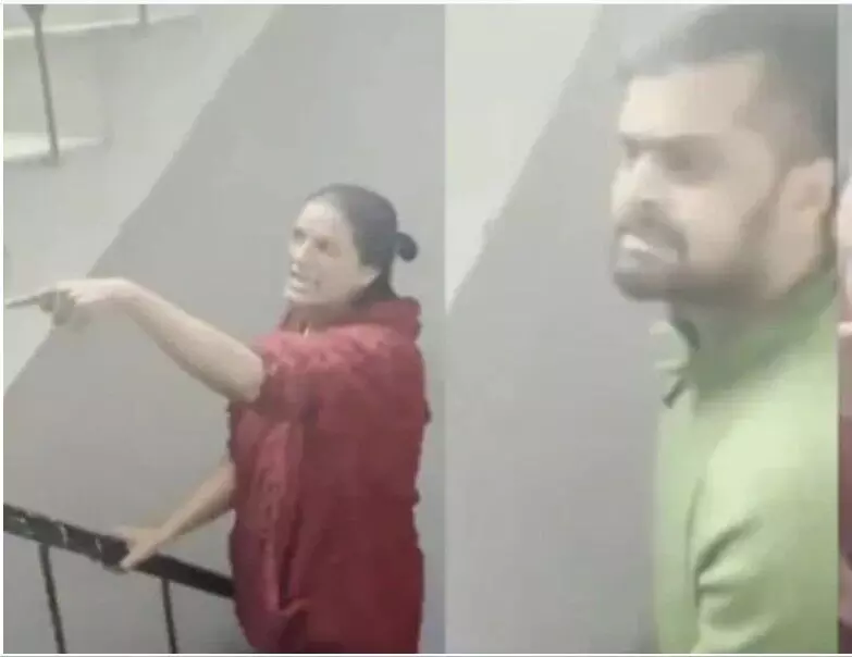 दिल्ली में अरुणाचल की 3 युवतियों पर नस्लीय टिप्पणी के आरोप में पति-पत्नी गिरफ्तार दिल्ली में अरुणाचल की 3 युवतियों पर नस्लीय टिप्पणी के आरोप में पति-पत्नी गिरफ्तार