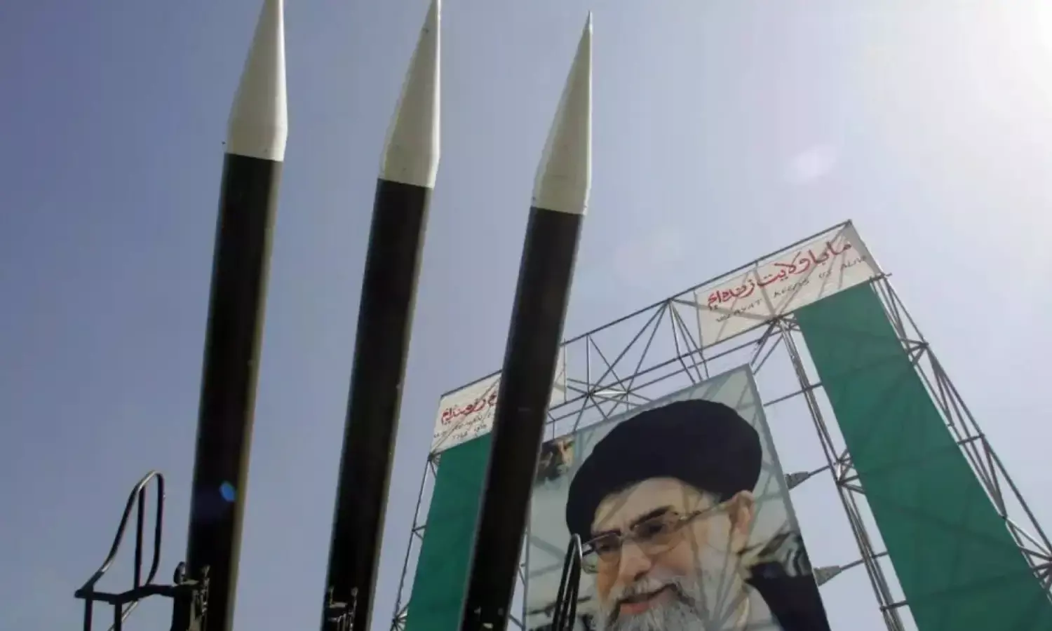 खामेनेई की मौत के बाद IRGC की चेतावनी हत्यारों को नहीं छोड़ेंगे